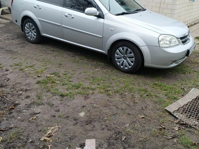 Серый Шевроле Лачетти, объемом двигателя 0 л и пробегом 185 тыс. км за 6500 $, фото 1 на Automoto.ua