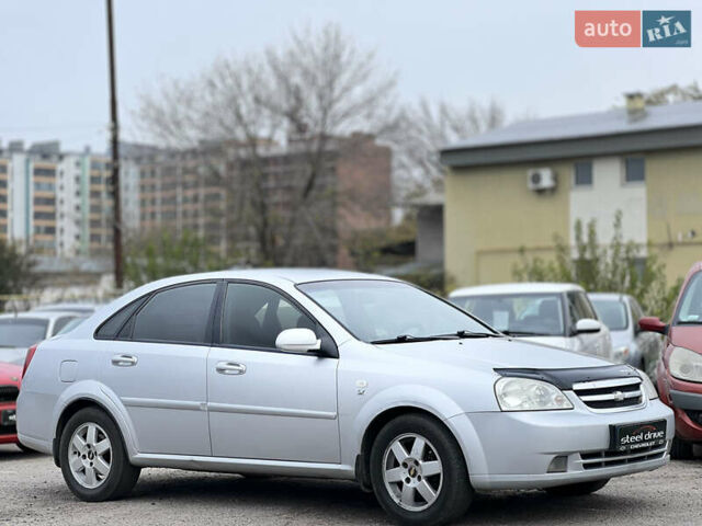 Серый Шевроле Лачетти, объемом двигателя 1.8 л и пробегом 290 тыс. км за 5499 $, фото 1 на Automoto.ua
