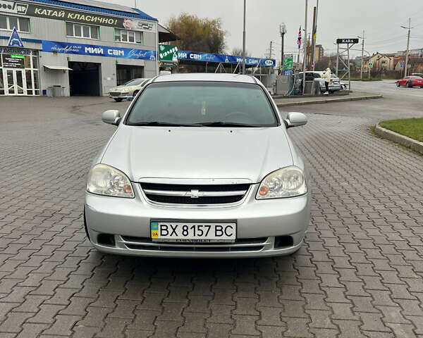 Серый Шевроле Лачетти, объемом двигателя 1.8 л и пробегом 250 тыс. км за 4600 $, фото 1 на Automoto.ua