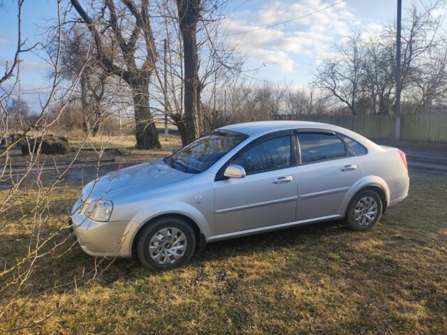 Серый Шевроле Лачетти, объемом двигателя 1 л и пробегом 185 тыс. км за 5500 $, фото 1 на Automoto.ua