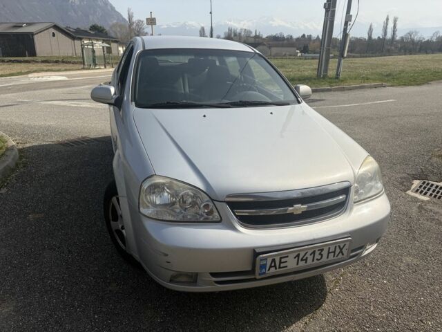 Серый Шевроле Лачетти, объемом двигателя 1.8 л и пробегом 300 тыс. км за 1164 $, фото 1 на Automoto.ua