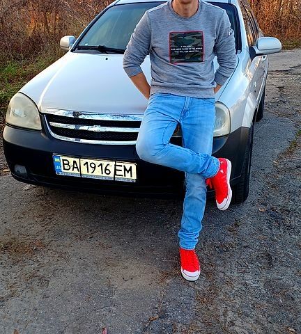 Серый Шевроле Лачетти, объемом двигателя 1.8 л и пробегом 300 тыс. км за 2500 $, фото 1 на Automoto.ua