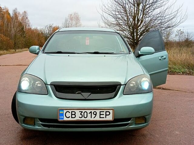 Сірий Шевроле Лачетті, об'ємом двигуна 1.8 л та пробігом 320 тис. км за 4000 $, фото 1 на Automoto.ua