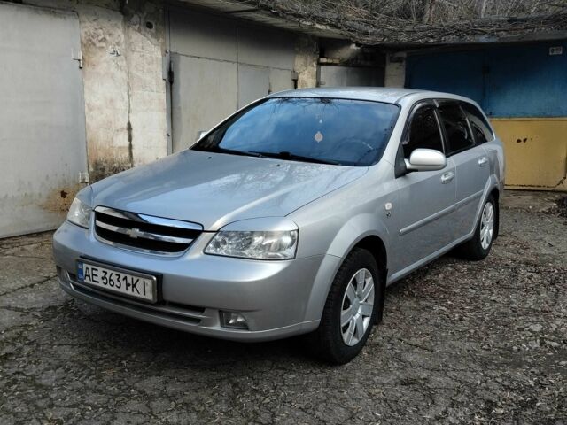 Серый Шевроле Лачетти, объемом двигателя 1.8 л и пробегом 357 тыс. км за 5200 $, фото 1 на Automoto.ua
