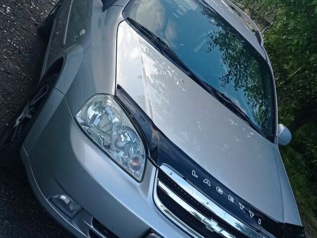 Серый Шевроле Лачетти, объемом двигателя 1.6 л и пробегом 300 тыс. км за 3600 $, фото 1 на Automoto.ua