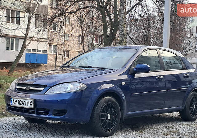 Синий Шевроле Лачетти, объемом двигателя 1.6 л и пробегом 350 тыс. км за 2300 $, фото 1 на Automoto.ua