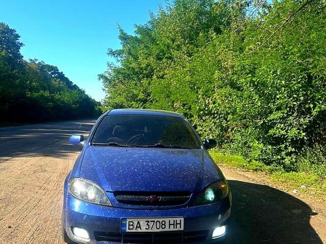 Синий Шевроле Лачетти, объемом двигателя 1.6 л и пробегом 250 тыс. км за 3000 $, фото 1 на Automoto.ua