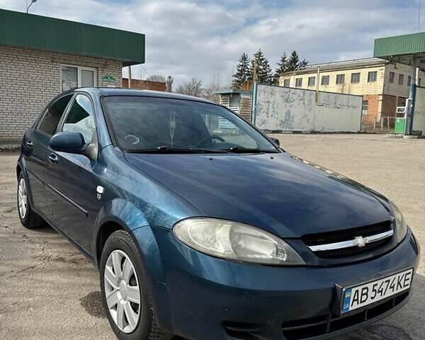Синий Шевроле Лачетти, объемом двигателя 1.6 л и пробегом 253 тыс. км за 3500 $, фото 1 на Automoto.ua