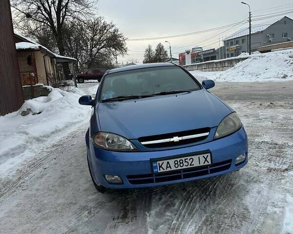Синий Шевроле Лачетти, объемом двигателя 1.8 л и пробегом 138 тыс. км за 5000 $, фото 1 на Automoto.ua