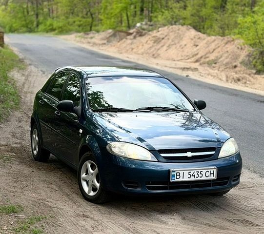 Синий Шевроле Лачетти, объемом двигателя 1.6 л и пробегом 277 тыс. км за 4000 $, фото 1 на Automoto.ua