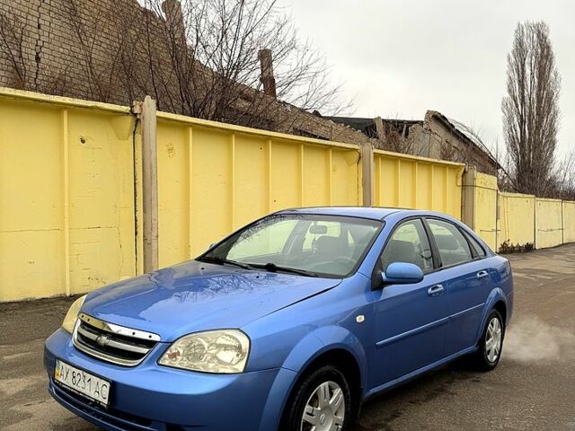 Синий Шевроле Лачетти, объемом двигателя 1.8 л и пробегом 240 тыс. км за 2150 $, фото 1 на Automoto.ua