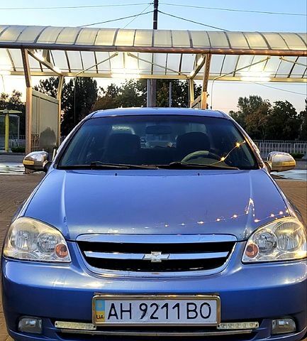 Синий Шевроле Лачетти, объемом двигателя 1.8 л и пробегом 382 тыс. км за 4000 $, фото 1 на Automoto.ua