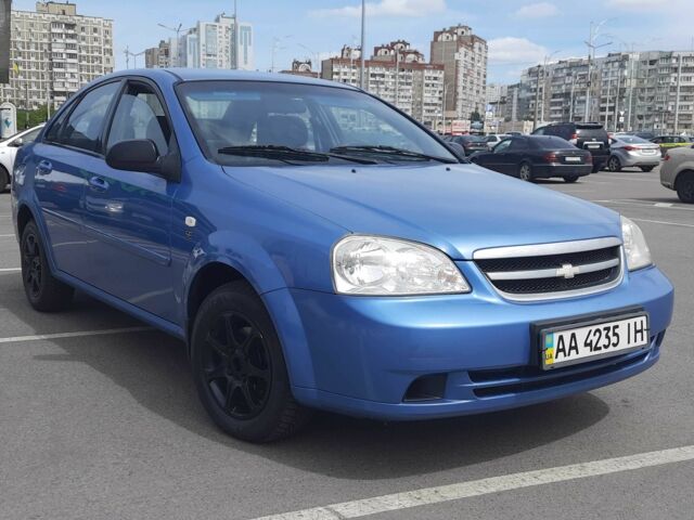 Синий Шевроле Лачетти, объемом двигателя 1.6 л и пробегом 160 тыс. км за 3300 $, фото 1 на Automoto.ua