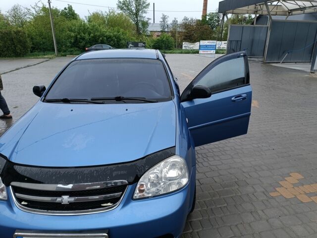 Синий Шевроле Лачетти, объемом двигателя 1.6 л и пробегом 200 тыс. км за 4600 $, фото 1 на Automoto.ua
