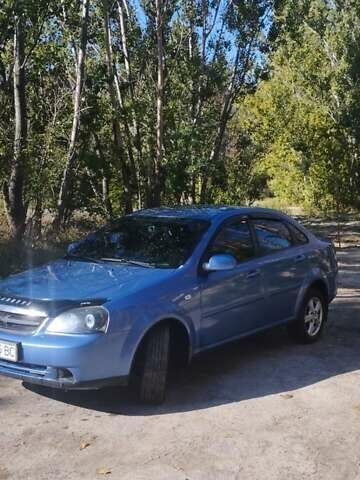 Синий Шевроле Лачетти, объемом двигателя 1.8 л и пробегом 220 тыс. км за 4000 $, фото 1 на Automoto.ua