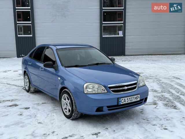 Синий Шевроле Лачетти, объемом двигателя 1.6 л и пробегом 145 тыс. км за 3950 $, фото 1 на Automoto.ua