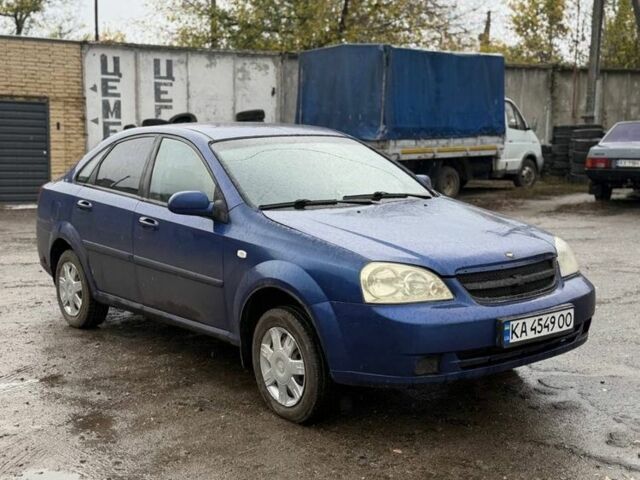 Синий Шевроле Лачетти, объемом двигателя 1.8 л и пробегом 1000 тыс. км за 2002 $, фото 1 на Automoto.ua
