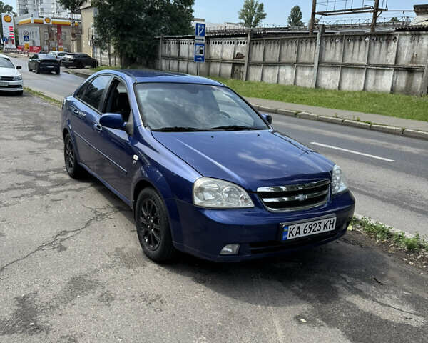 Синий Шевроле Лачетти, объемом двигателя 1.8 л и пробегом 285 тыс. км за 2700 $, фото 1 на Automoto.ua