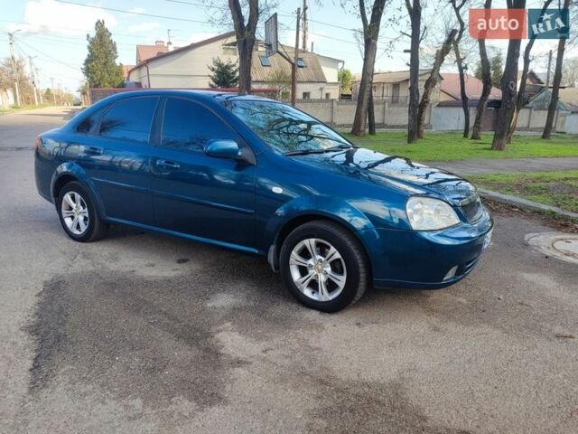 Синий Шевроле Лачетти, объемом двигателя 1.8 л и пробегом 200 тыс. км за 3999 $, фото 1 на Automoto.ua