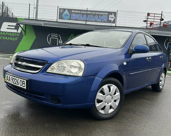 Синий Шевроле Лачетти, объемом двигателя 1.8 л и пробегом 250 тыс. км за 2850 $, фото 1 на Automoto.ua