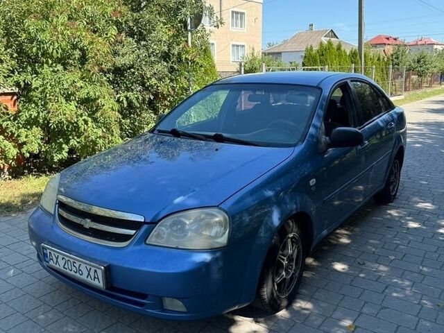 Синий Шевроле Лачетти, объемом двигателя 1.6 л и пробегом 400 тыс. км за 2100 $, фото 1 на Automoto.ua