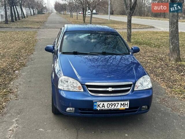 Синий Шевроле Лачетти, объемом двигателя 1.8 л и пробегом 200 тыс. км за 4200 $, фото 1 на Automoto.ua