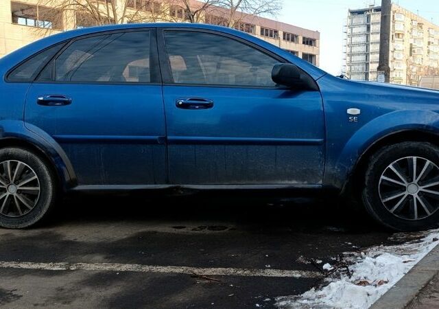 Синий Шевроле Лачетти, объемом двигателя 1.6 л и пробегом 300 тыс. км за 2300 $, фото 1 на Automoto.ua