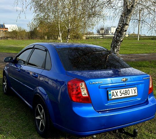 Синий Шевроле Лачетти, объемом двигателя 1.8 л и пробегом 200 тыс. км за 4400 $, фото 1 на Automoto.ua