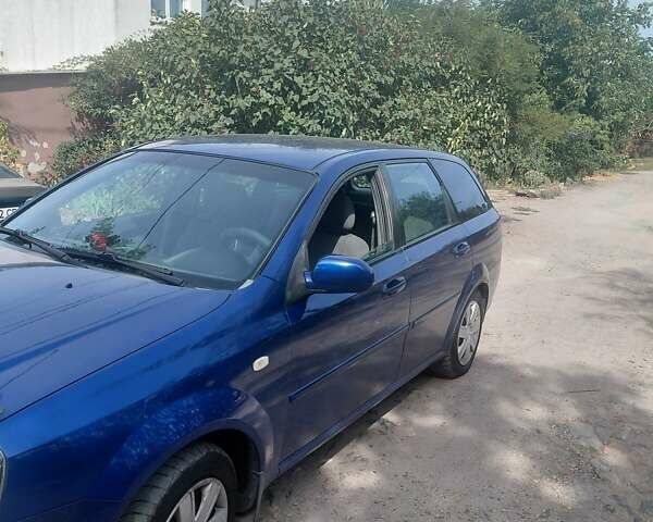 Синий Шевроле Лачетти, объемом двигателя 1.8 л и пробегом 300 тыс. км за 3976 $, фото 1 на Automoto.ua