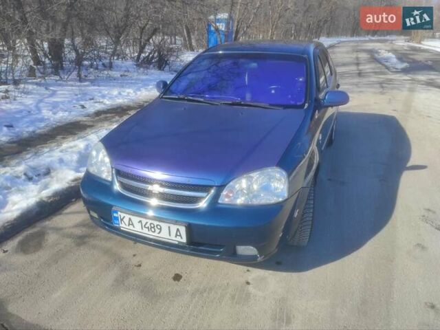 Синий Шевроле Лачетти, объемом двигателя 1.8 л и пробегом 200 тыс. км за 4100 $, фото 1 на Automoto.ua