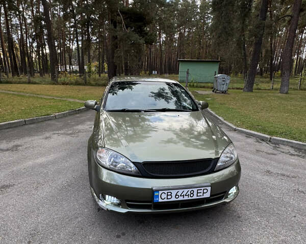 Зеленый Шевроле Лачетти, объемом двигателя 1.8 л и пробегом 280 тыс. км за 3600 $, фото 1 на Automoto.ua