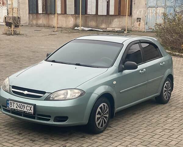 Зеленый Шевроле Лачетти, объемом двигателя 1.6 л и пробегом 330 тыс. км за 4000 $, фото 1 на Automoto.ua