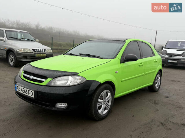 Зеленый Шевроле Лачетти, объемом двигателя 1.6 л и пробегом 350 тыс. км за 2450 $, фото 1 на Automoto.ua