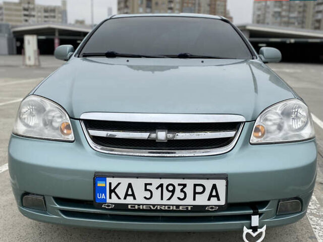Зеленый Шевроле Лачетти, объемом двигателя 1.8 л и пробегом 315 тыс. км за 4200 $, фото 1 на Automoto.ua