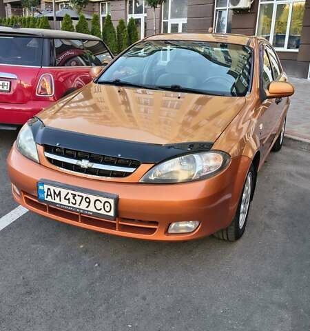 Оранжевый Шевроле Лачетти, объемом двигателя 2 л и пробегом 272 тыс. км за 3400 $, фото 1 на Automoto.ua