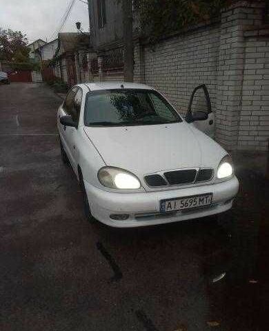 Белый Шевроле Ланос, объемом двигателя 1.3 л и пробегом 300 тыс. км за 760 $, фото 1 на Automoto.ua