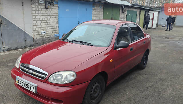 Красный Шевроле Ланос, объемом двигателя 1.5 л и пробегом 307 тыс. км за 2700 $, фото 1 на Automoto.ua