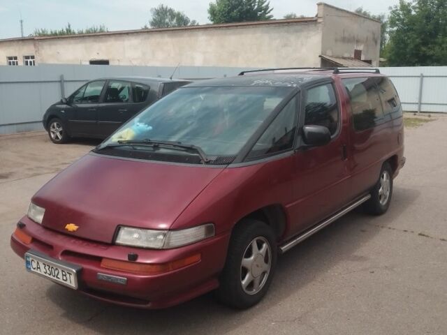 Красный Шевроле Люмина, объемом двигателя 3.1 л и пробегом 300 тыс. км за 2400 $, фото 1 на Automoto.ua