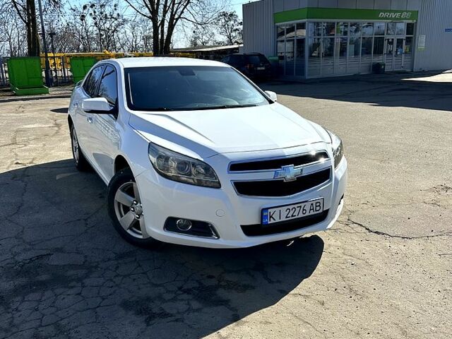 Белый Шевроле Малибу, объемом двигателя 2 л и пробегом 347 тыс. км за 6650 $, фото 1 на Automoto.ua