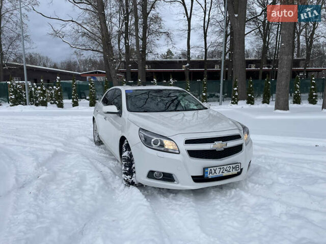 Белый Шевроле Малибу, объемом двигателя 3 л и пробегом 207 тыс. км за 9400 $, фото 1 на Automoto.ua