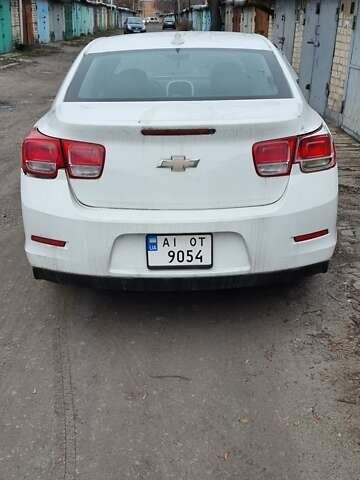 Белый Шевроле Малибу, объемом двигателя 2.5 л и пробегом 115 тыс. км за 5500 $, фото 1 на Automoto.ua