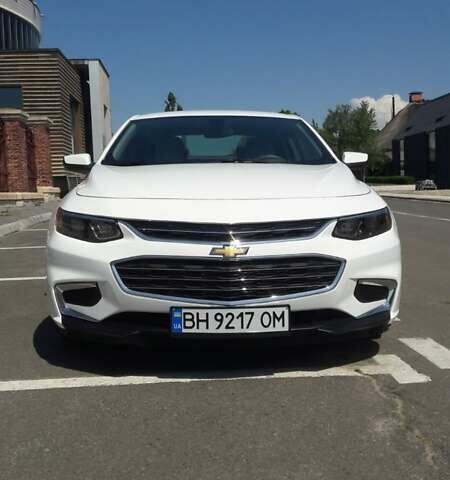 Белый Шевроле Малибу, объемом двигателя 1.5 л и пробегом 48 тыс. км за 11300 $, фото 1 на Automoto.ua