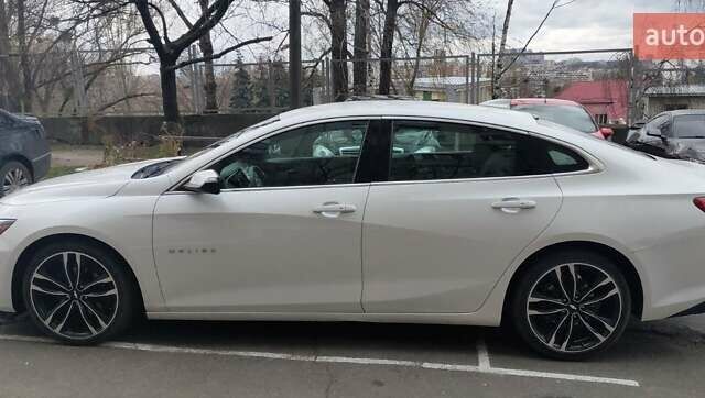 Белый Шевроле Малибу, объемом двигателя 1.8 л и пробегом 250 тыс. км за 10500 $, фото 1 на Automoto.ua