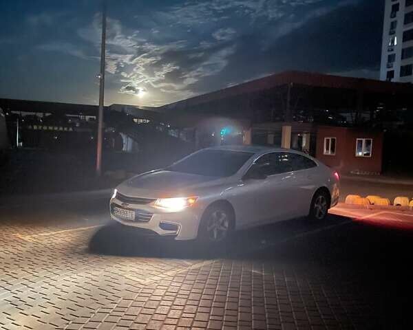 Белый Шевроле Малибу, объемом двигателя 1.5 л и пробегом 110 тыс. км за 9500 $, фото 1 на Automoto.ua