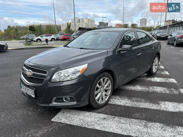 Серый Шевроле Малибу, объемом двигателя 2.5 л и пробегом 182 тыс. км за 9000 $, фото 1 на Automoto.ua