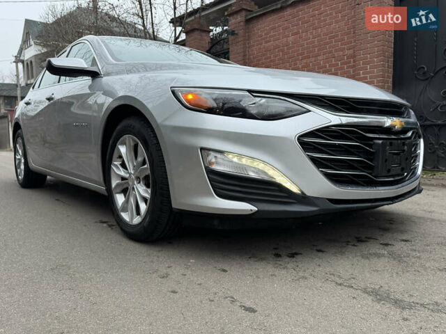 Серый Шевроле Малибу, объемом двигателя 1.5 л и пробегом 210 тыс. км за 11200 $, фото 1 на Automoto.ua