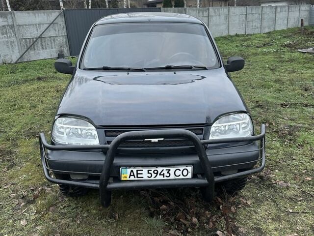 Чорний Шевроле Нива, об'ємом двигуна 1.7 л та пробігом 115 тис. км за 3300 $, фото 1 на Automoto.ua