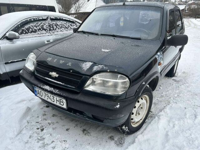 Чорний Шевроле Нива, об'ємом двигуна 1.7 л та пробігом 174 тис. км за 3800 $, фото 1 на Automoto.ua