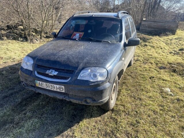 Чорний Шевроле Нива, об'ємом двигуна 1.7 л та пробігом 255 тис. км за 4500 $, фото 1 на Automoto.ua