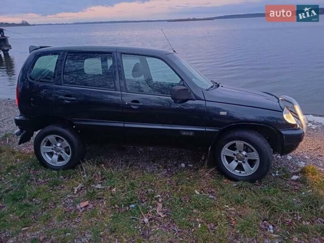 Черный Шевроле Нива, объемом двигателя 0 л и пробегом 234 тыс. км за 3300 $, фото 1 на Automoto.ua